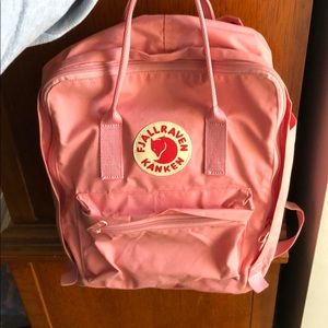 pink classic fjallraven kanken